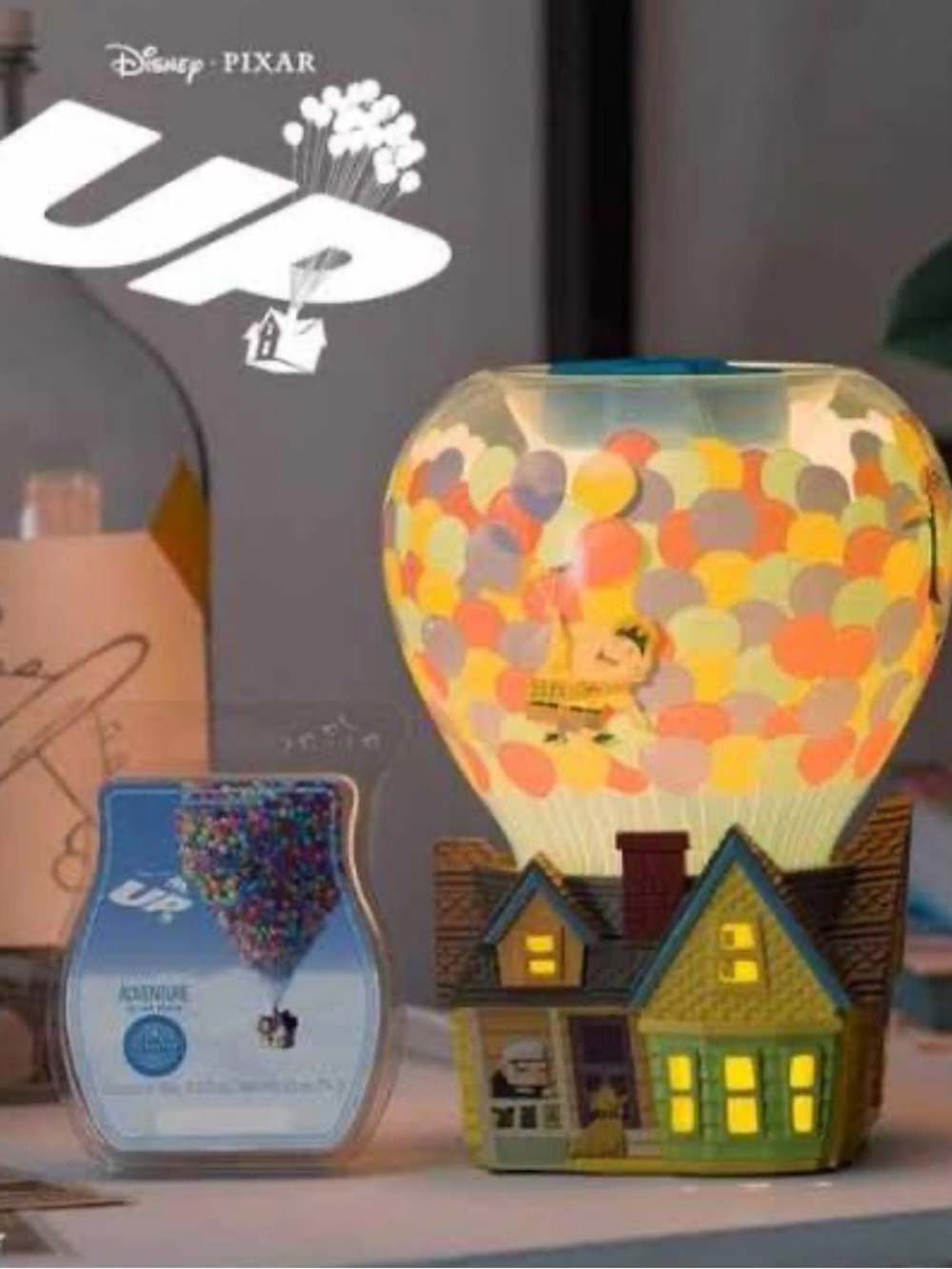 Like new Disney Pixar Up Scentsy Warmer